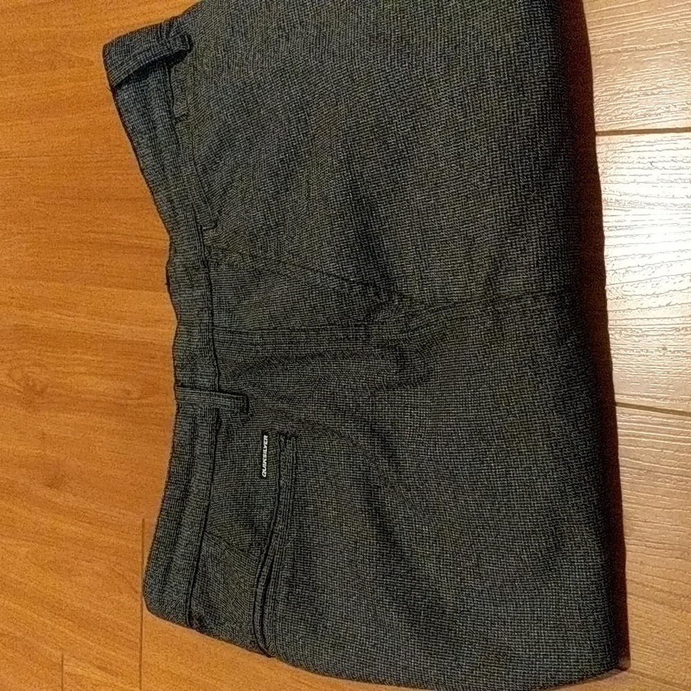 Men's Quicksilver shorts - Picture 3 of 4